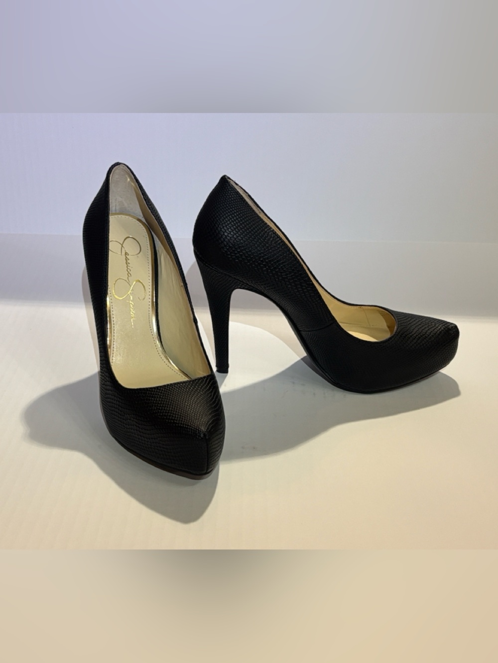 Jessica Simpson Parisa Snake Texture Black Pumps MINT Condition size 7